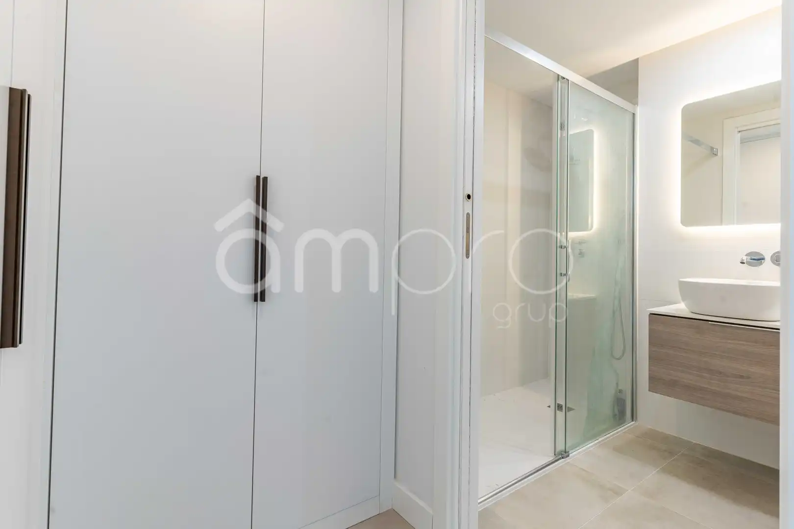 Baño de Piso en venta en Cubelles con Terraza y Trastero