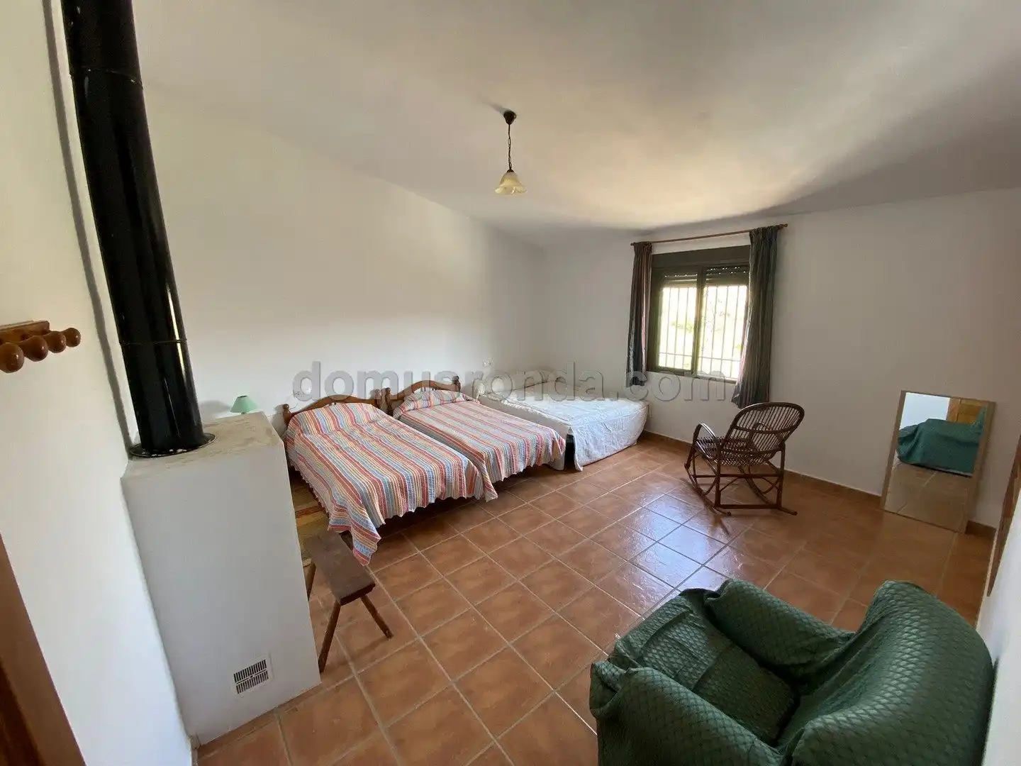 Habitación de Finca rústica en venta en Cuevas del Becerro con Amueblado