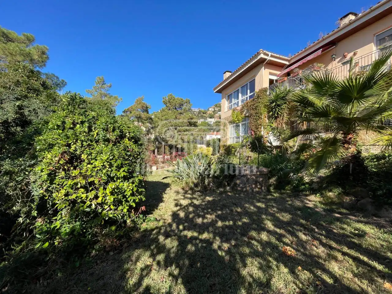 Vista exterior de Casa o xalet en venda en Lloret de Mar amb Calefacció, Jardí privat i Terrassa