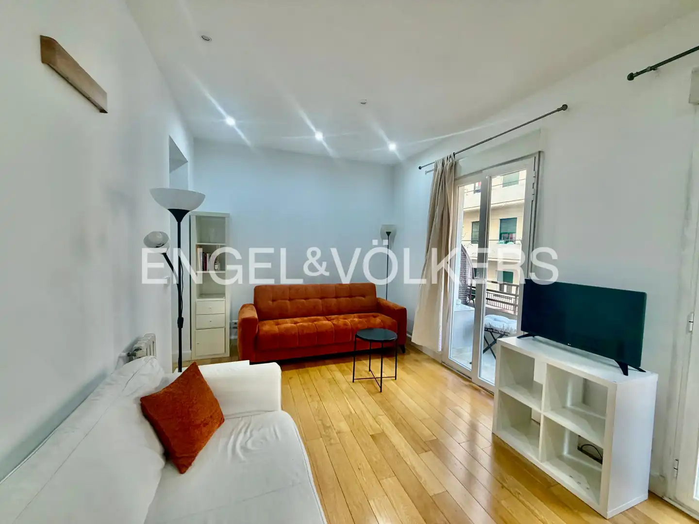 Außenansicht von Wohnung zur Miete in Madrid mit Heizung, Möbliert und Balkon