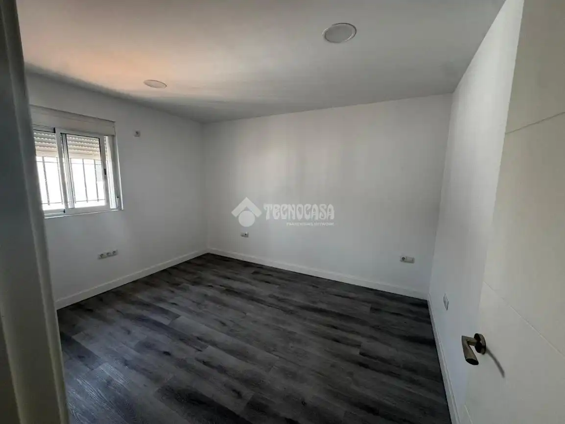 Habitación de Casa o chalet de alquiler en La Rinconada con Aire acondicionado, Terraza y Balcón