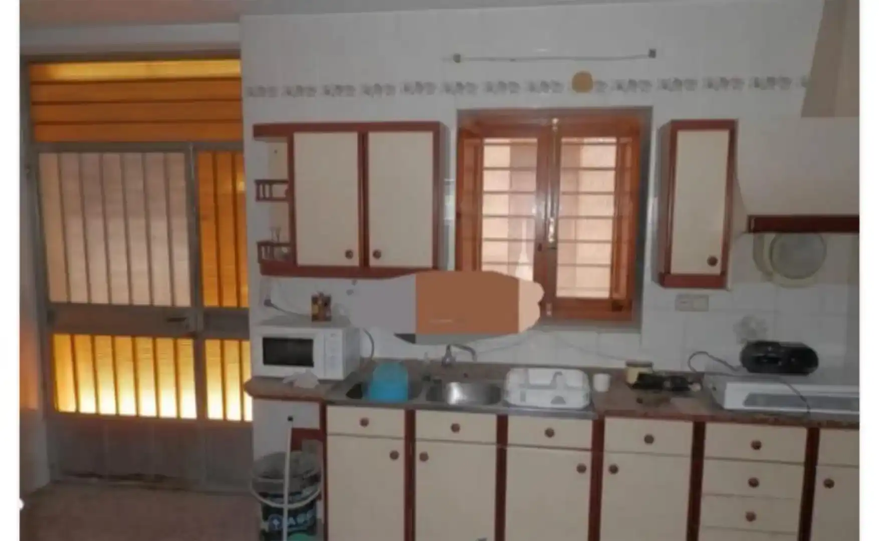 Cuina de Casa adosada en venda en Caudete amb Moblat, Forn i Rentadora