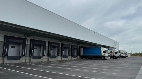Foto 4 von Fabrikhallen zur Miete in Avenida Conde Santa Bárbara, 14, Lugones, Siero