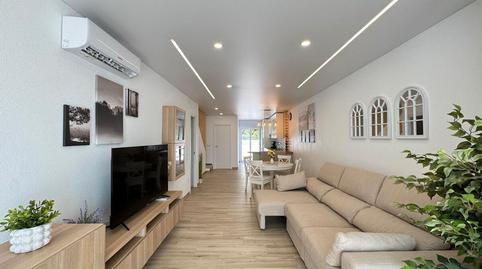 Foto 3 de Casa adosada en venda a Avenida Paris, Aguas Nuevas, Torrevieja