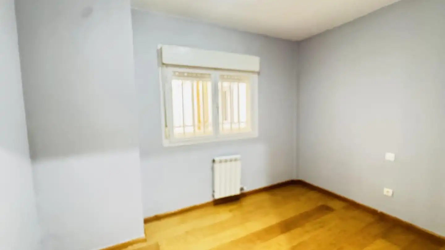 Schlafzimmer von Wohnung zum Verkauf in Zaragoza mit Klimaanlage, Heizung und Parkett