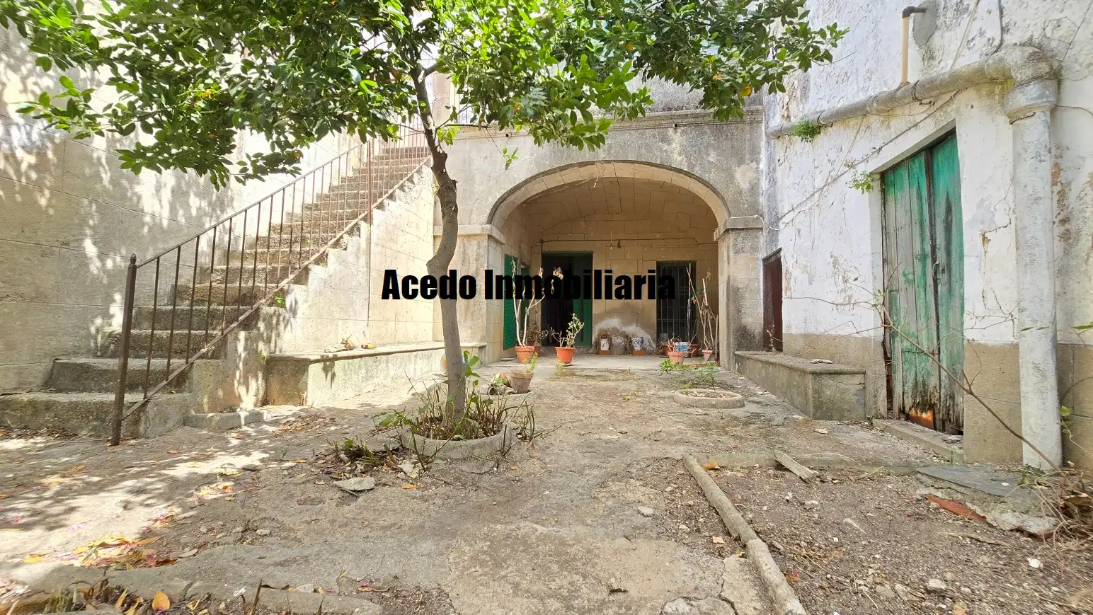 Vista exterior de Casa o xalet en venda en Brozas amb Jardí privat, Terrassa i Piscina