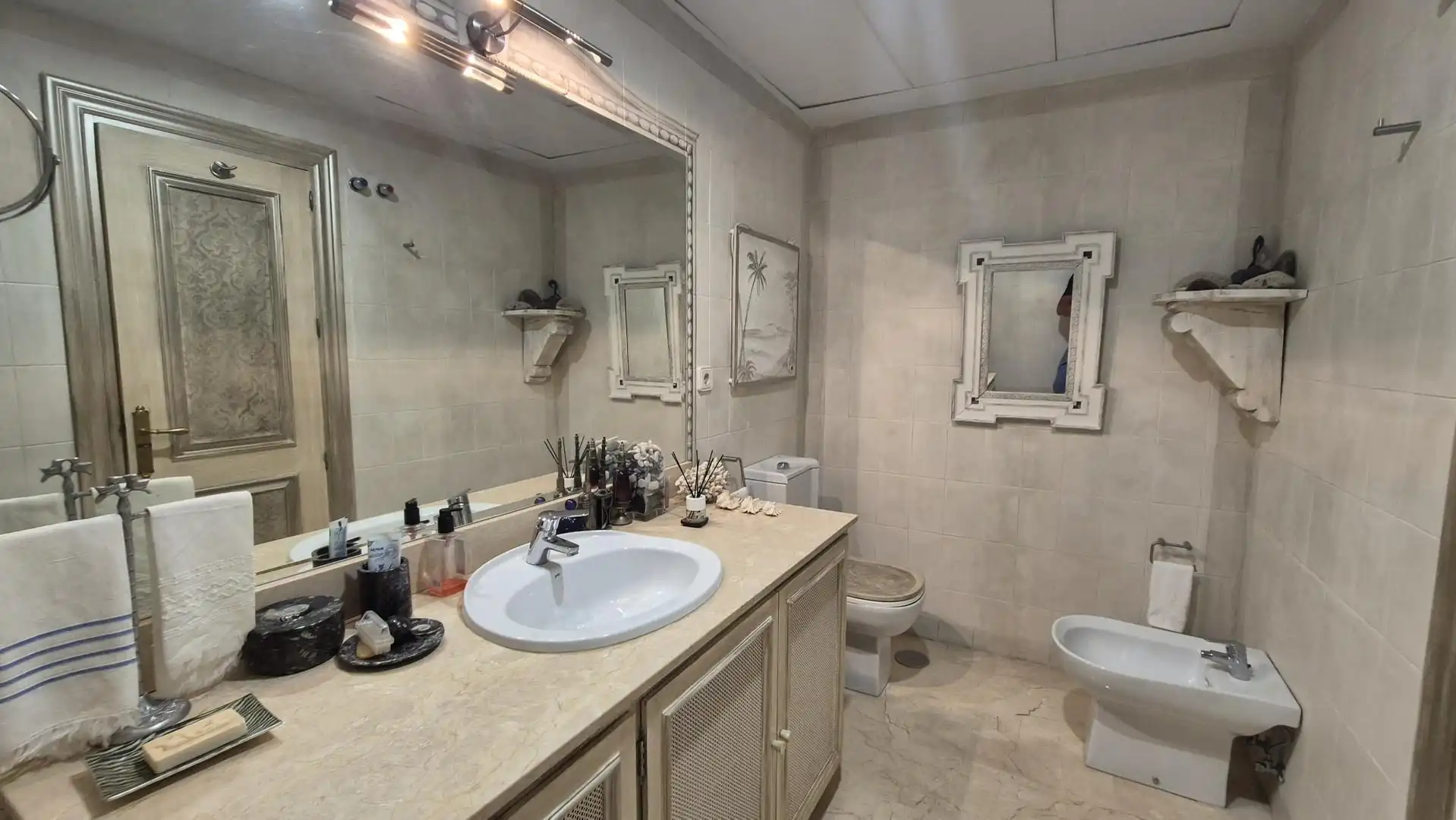 Bathroom of Houses for sale in Benahavís  with Air Conditioner, Terrace and Storage room