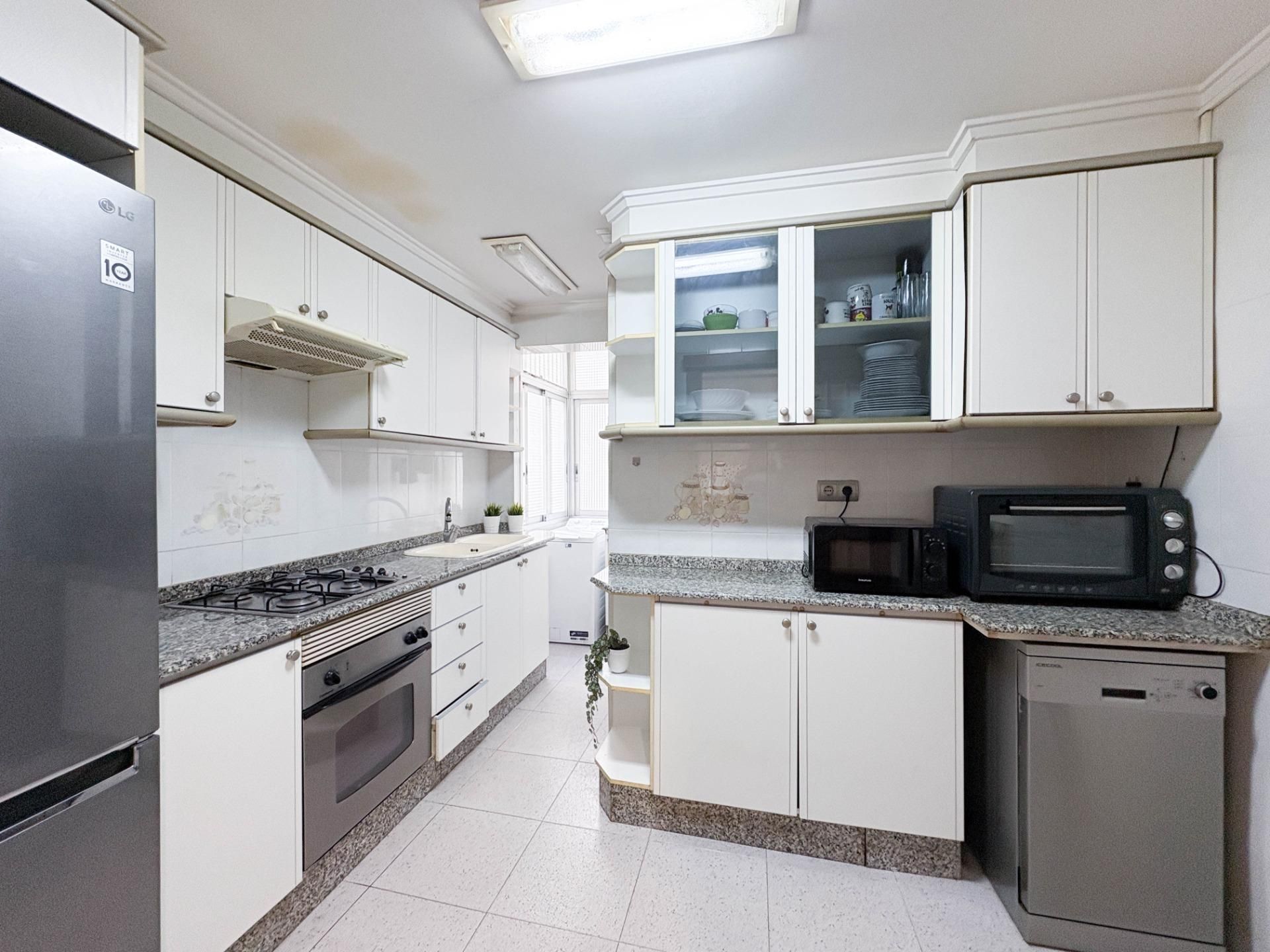 Kitchen of Flat for sale in  Valencia Capital  with Air Conditioner, Terrace and Storage room