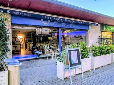 Local comercial en traspaso en Carrer d'Enric Granados 97