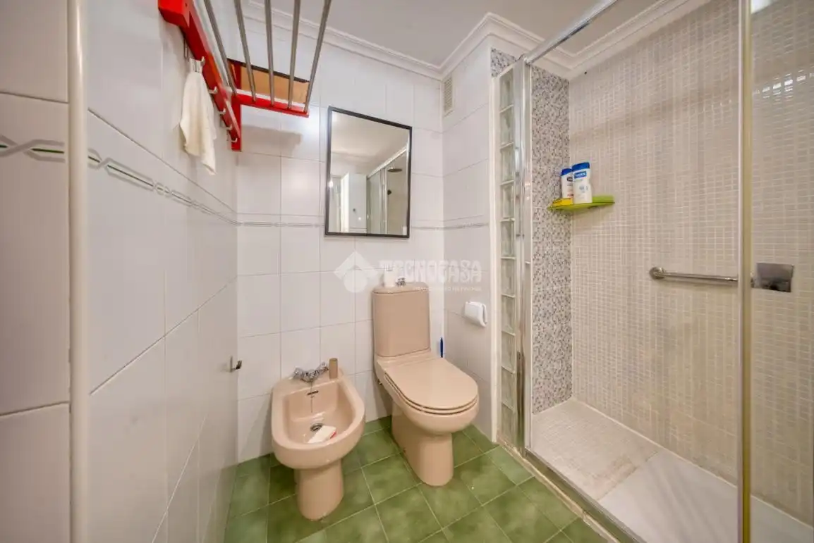 Bathroom of Flat for sale in Valladolid  with Heating