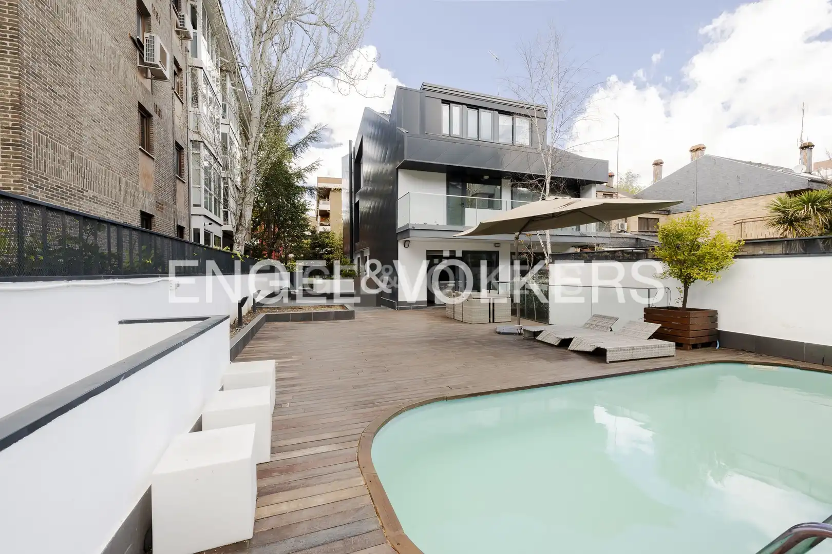 Exterior view of Houses for sale in Madrid  with Air Conditioner, Heating and Terrace