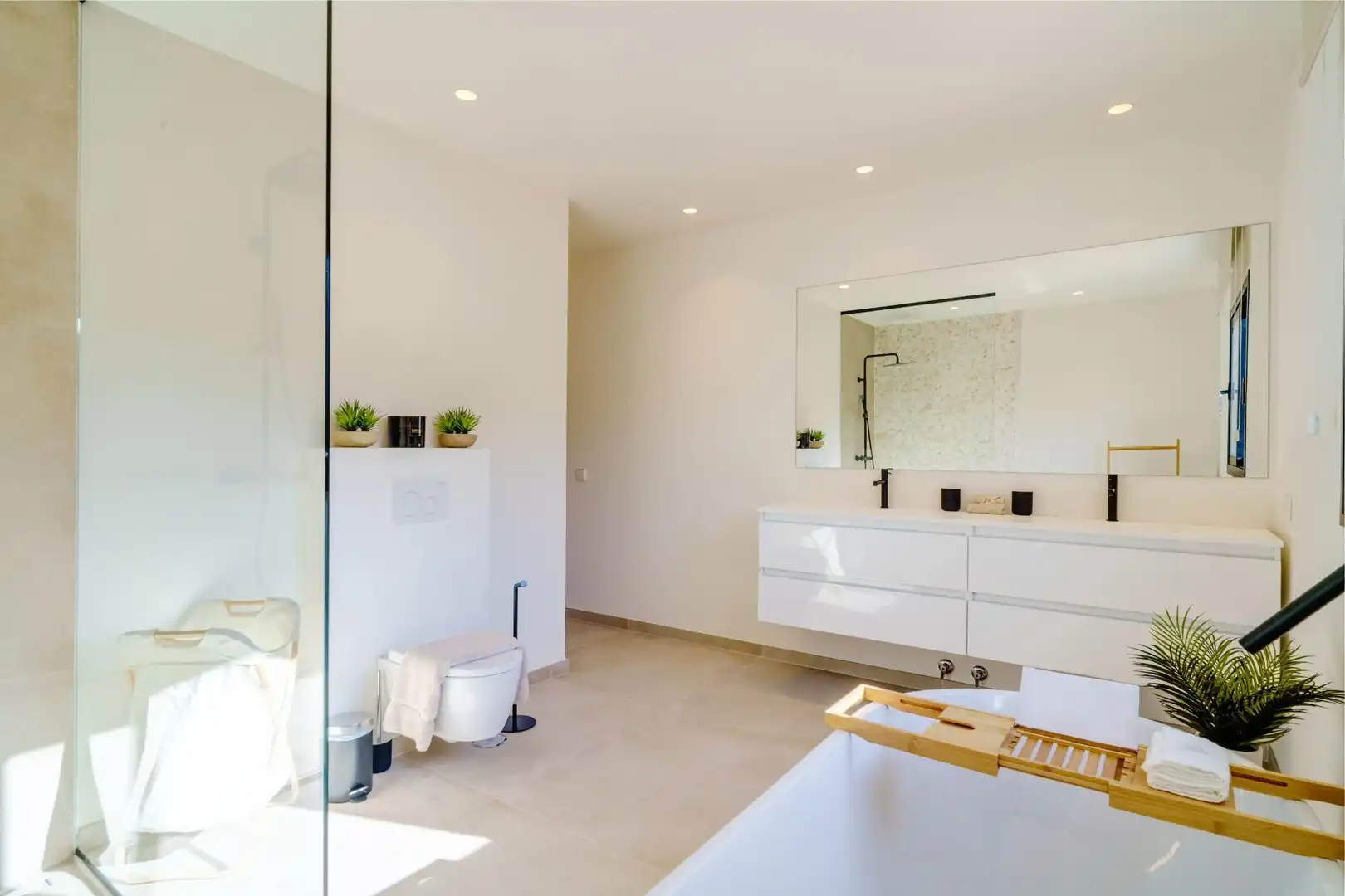 Baño de Casa o chalet en venta en Marbella con Aire acondicionado, Jardín privado y Terraza