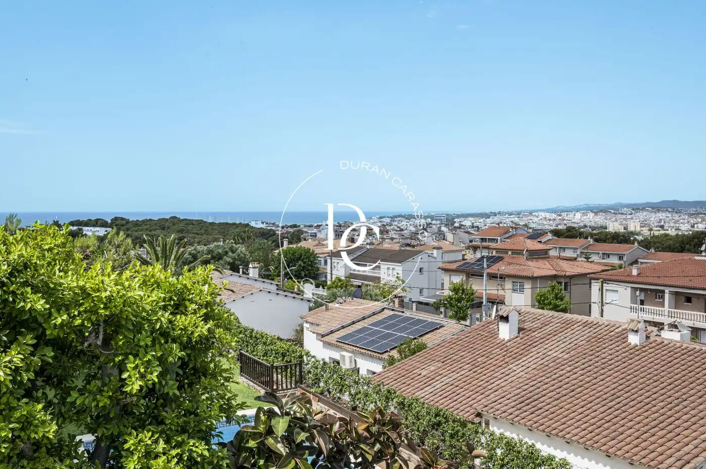 Vista exterior de Casa o xalet en venda en Sant Pere de Ribes amb Calefacció, Jardí privat i Terrassa