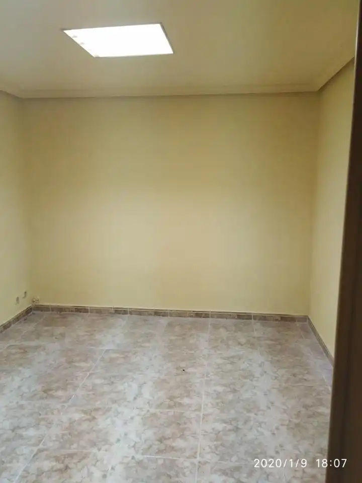 Habitación de Local en venta en Plasencia