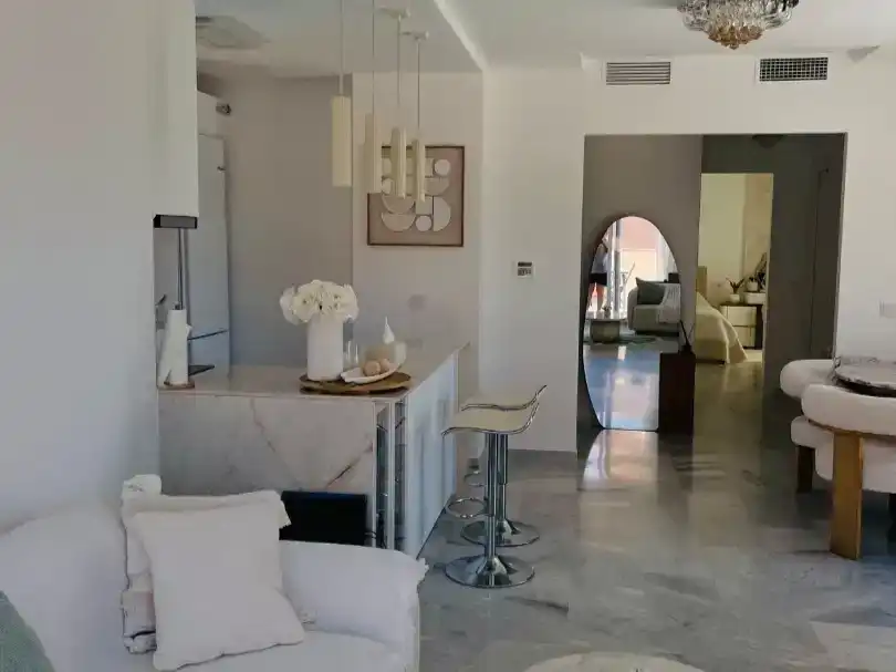 Sala d'estar de Pis en venda en Manilva amb Aire condicionat, Piscina i Balcó