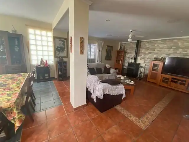 Sala de estar de Casa o chalet en venta en Chiva con Calefacción, Jardín privado y Piscina