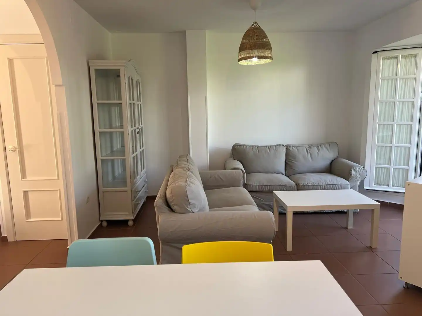 Sala de estar de Apartamento de alquiler en Rota con Jardín privado, Terraza y Amueblado