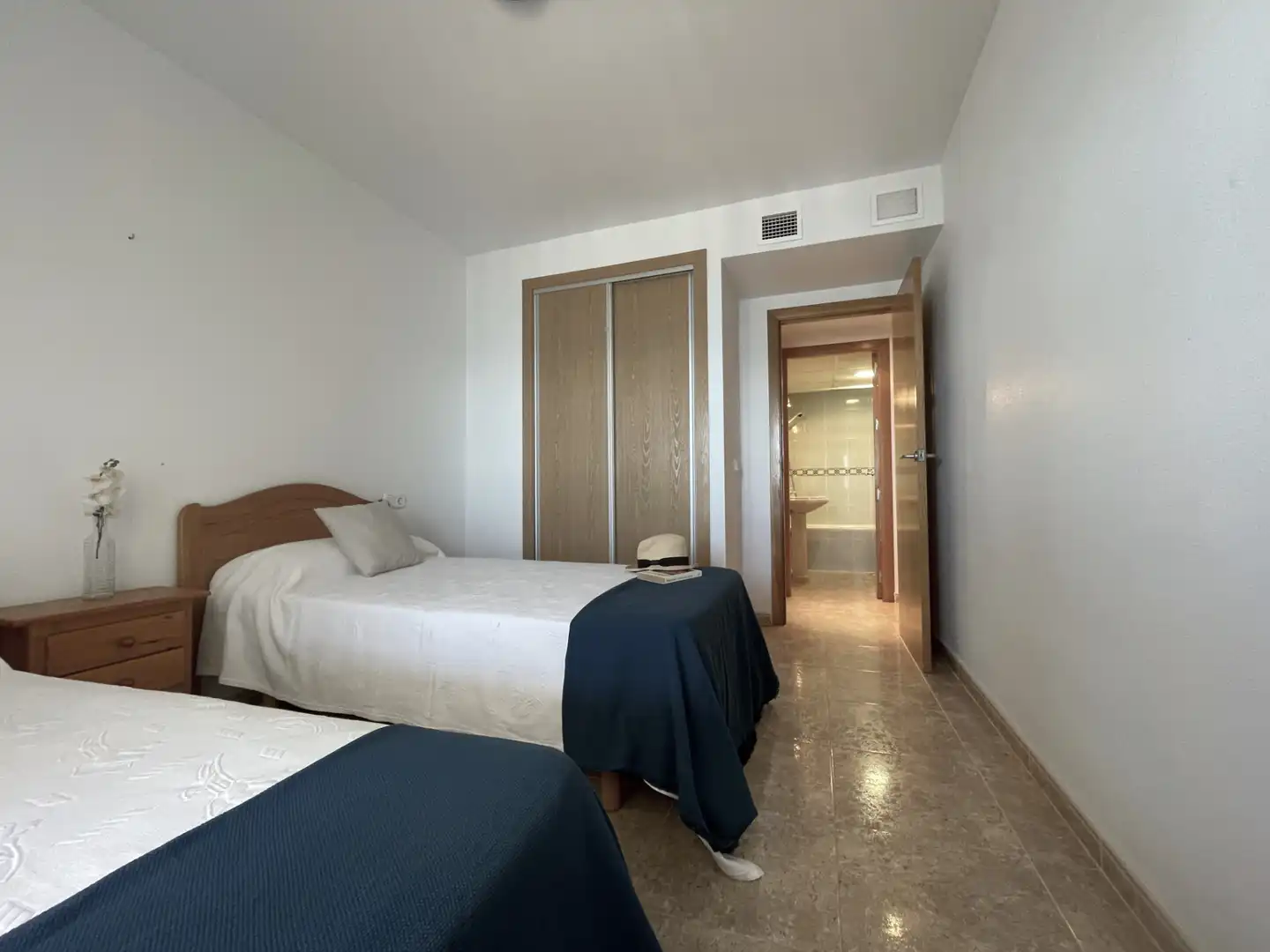 Schlafzimmer von Wohnung zum Verkauf in La Manga del Mar Menor mit Klimaanlage, Terrasse und Möbliert