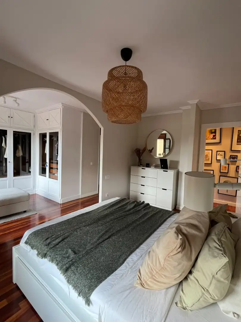 Schlafzimmer von Wohnung zur Miete in Gijón  mit Heizung, Privatgarten und Schwimmbad