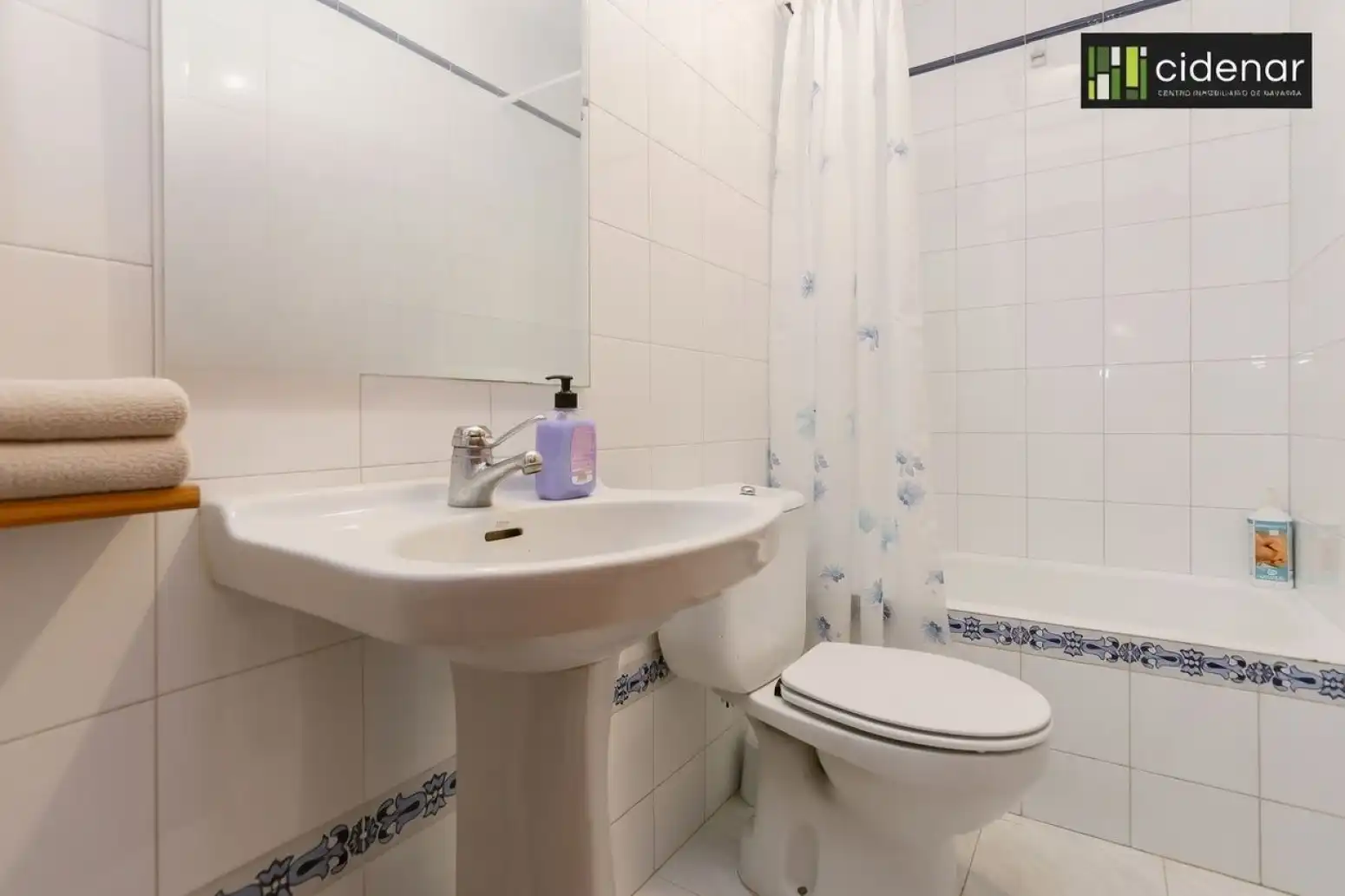 Baño de Casa adosada en venta en Valle de Yerri / Deierri con Calefacción, Jardín privado y Parquet