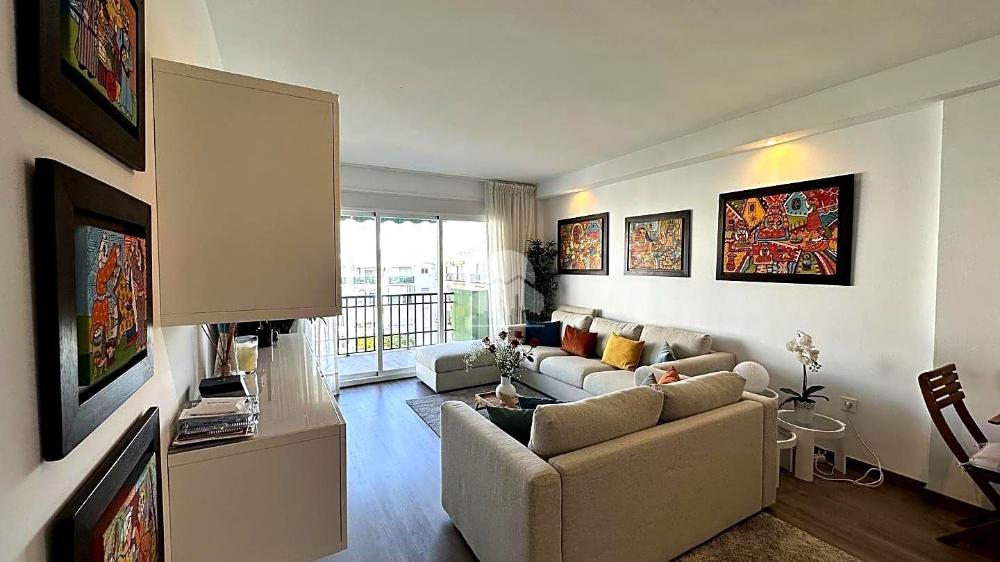 Sala d'estar de Pis en venda en Estepona amb Aire condicionat i Terrassa