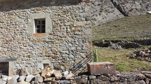 Foto 5 de Casa adosada en venta en Calle Real, Cabrillanes, León