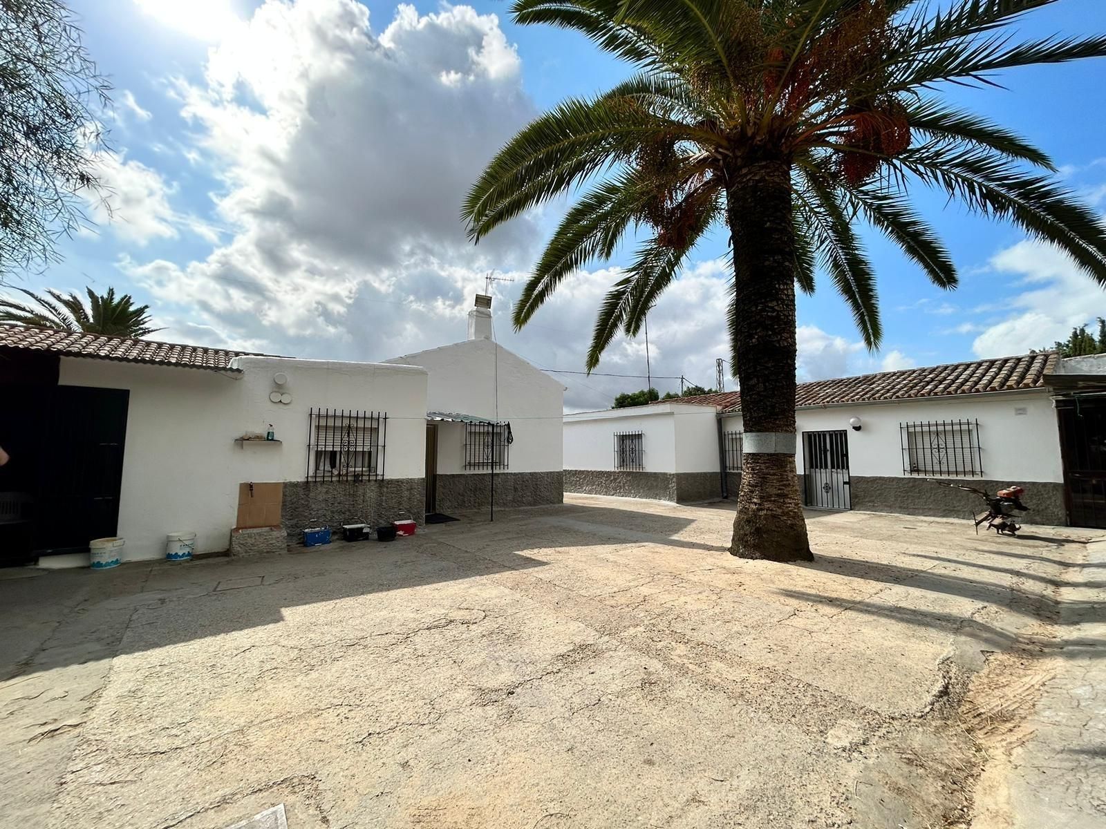 Vista exterior de Finca rústica en venda en Jerez de la Frontera amb Aire condicionat, Jardí privat i Terrassa