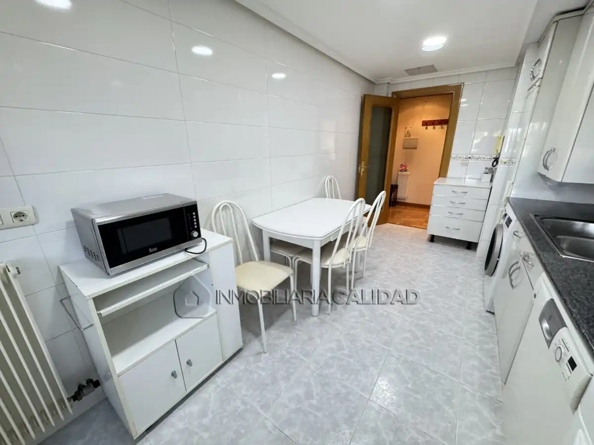 Piso de alquiler en Burgos con Calefacción y Amueblado