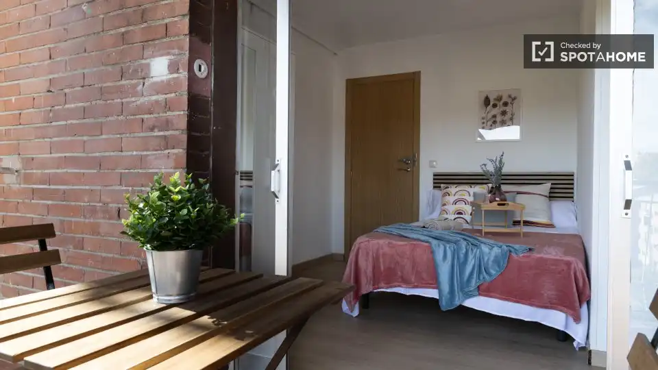 Room in Palomeras Bajas