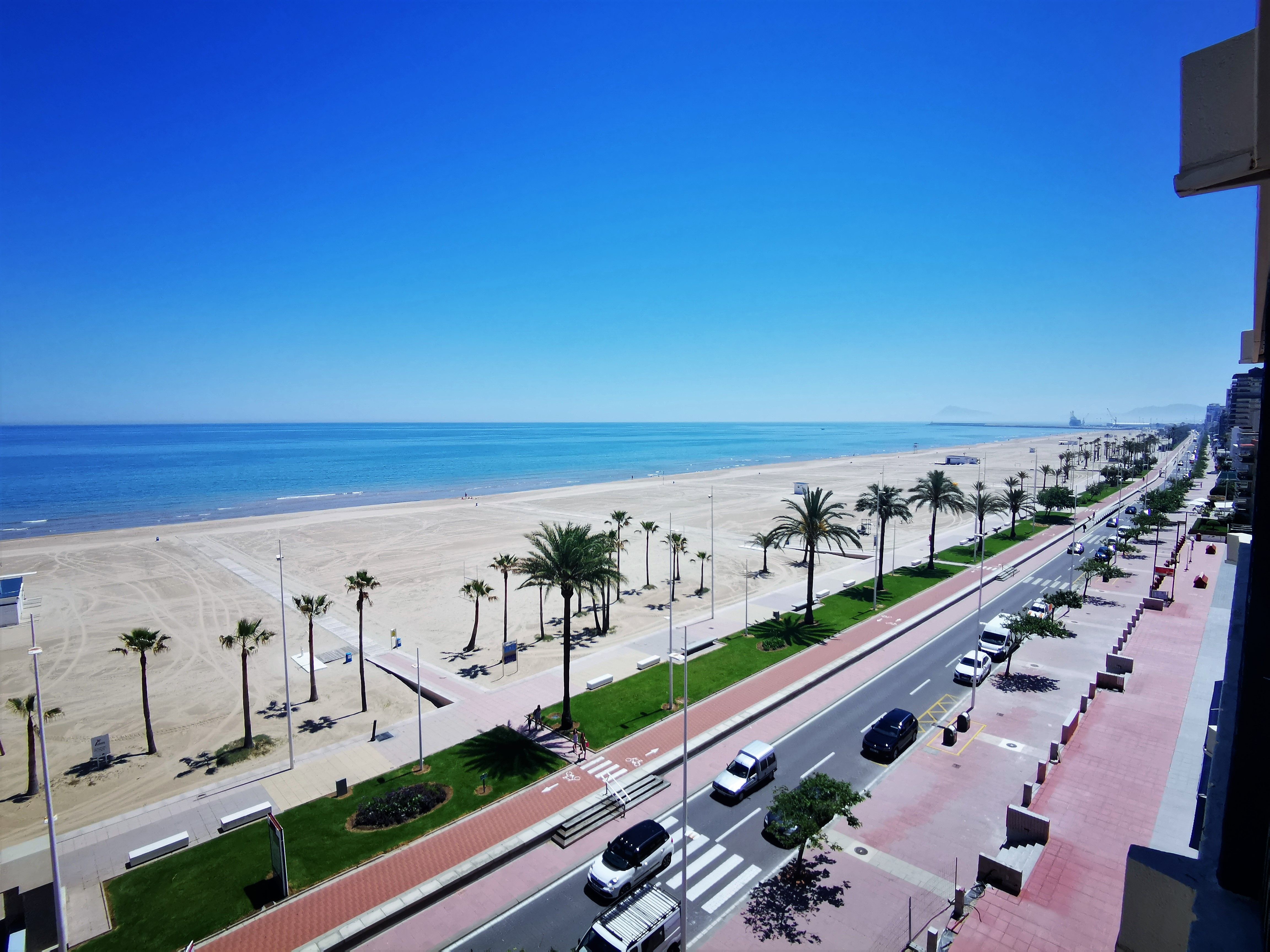 Vista exterior de Apartamento en venta en Gandia con Terraza, Amueblado y Horno