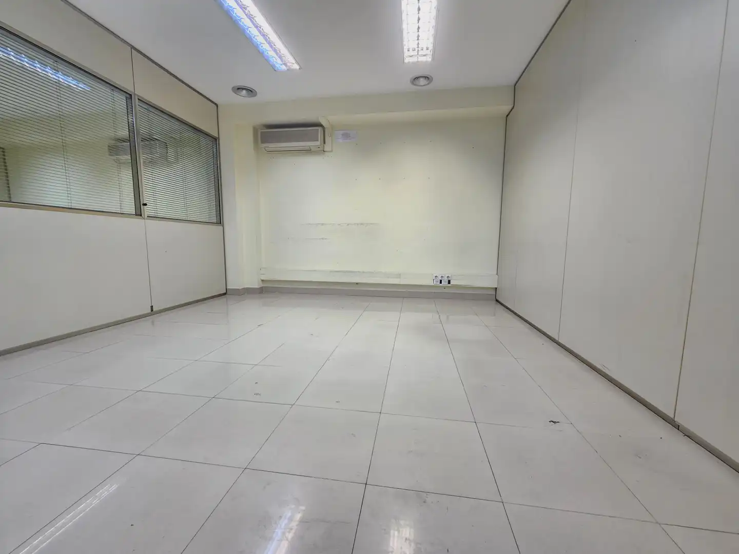 Local comercial en venda a Carrer del Pintor Cortina, imagen 6