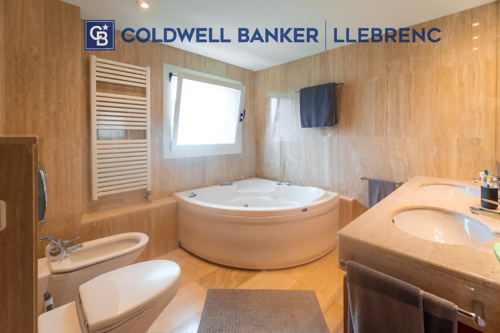 Baño de Casa o chalet de alquiler en Barcelona con Aire acondicionado, Calefacción y Jardín privado