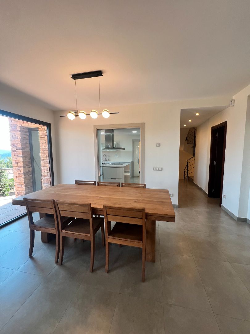 Comedor de Casa o chalet de alquiler en Pallejà con Aire acondicionado, Calefacción y Jardín privado