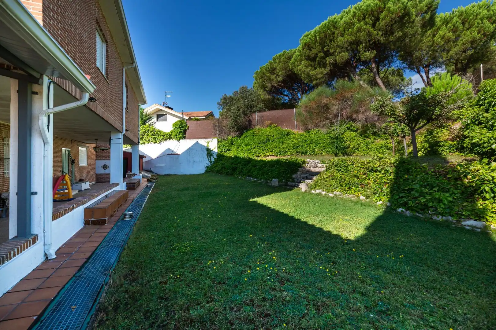 Jardí de Casa o xalet en venda en Tudela de Duero amb Calefacció, Jardí privat i Terrassa