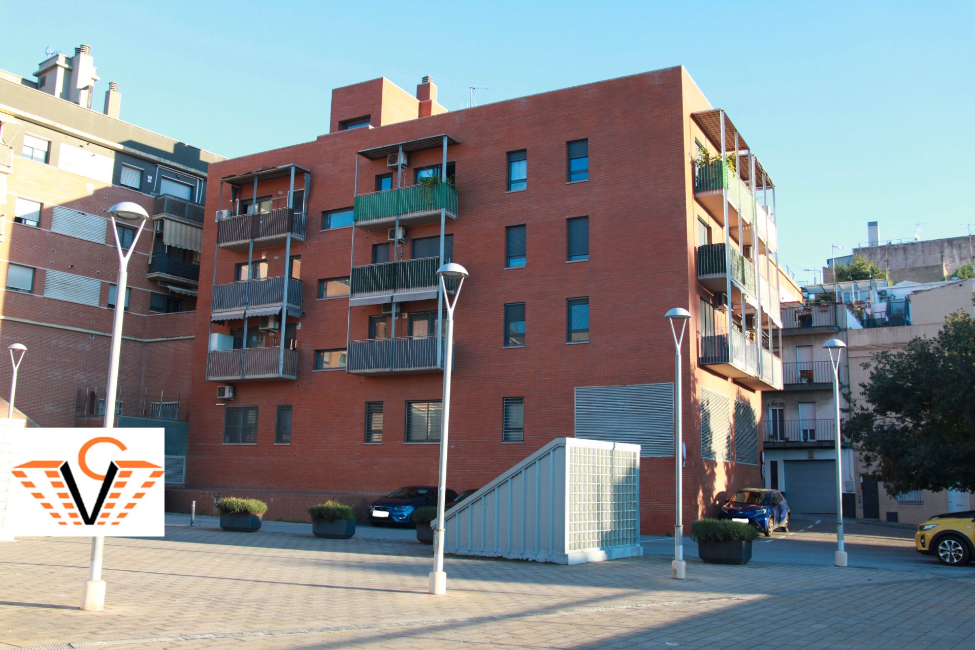 Exterior view of Flat for sale in Santa Coloma de Gramenet  with Air Conditioner, Heating and Storage room