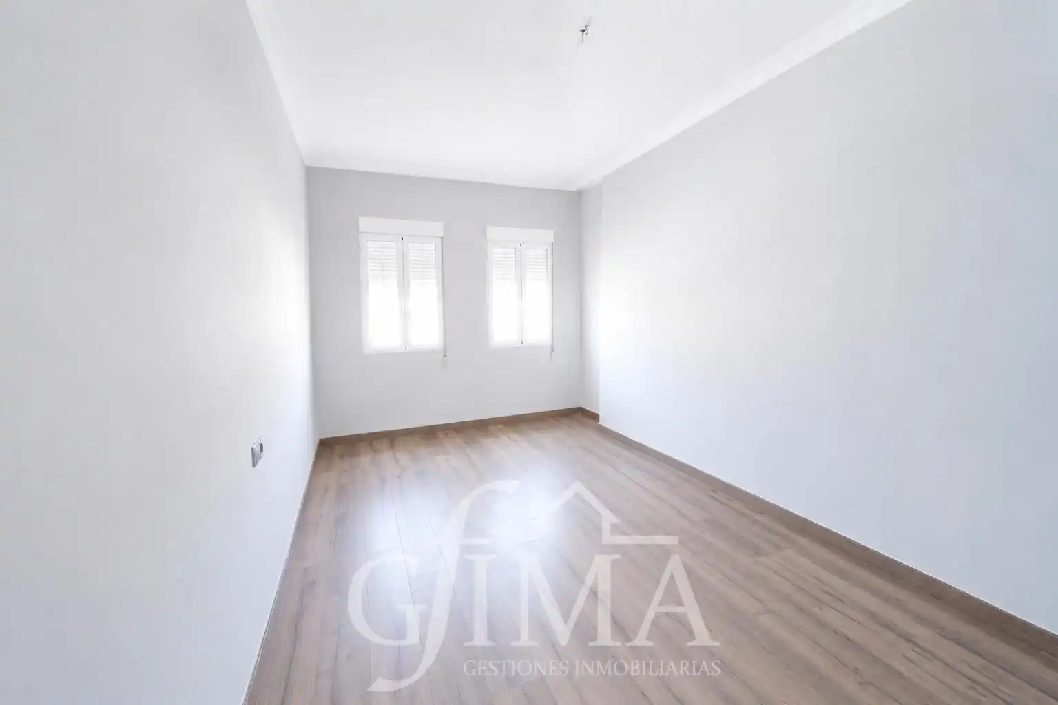 Habitación de Casa adosada en venta en Tomelloso con Calefacción y Trastero