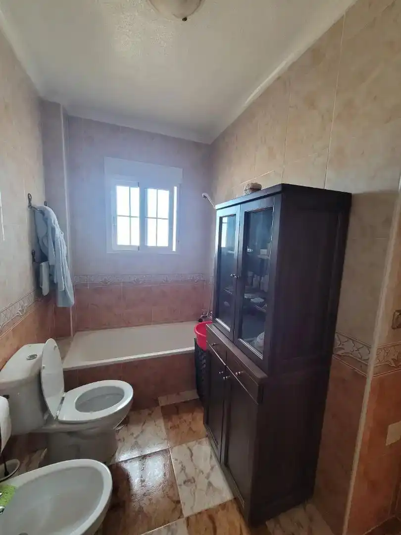 Bany de Casa adosada en venda en Orihuela amb Jardí privat, Traster i Moblat