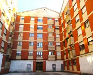 Vista exterior de Local en venda en Oviedo 