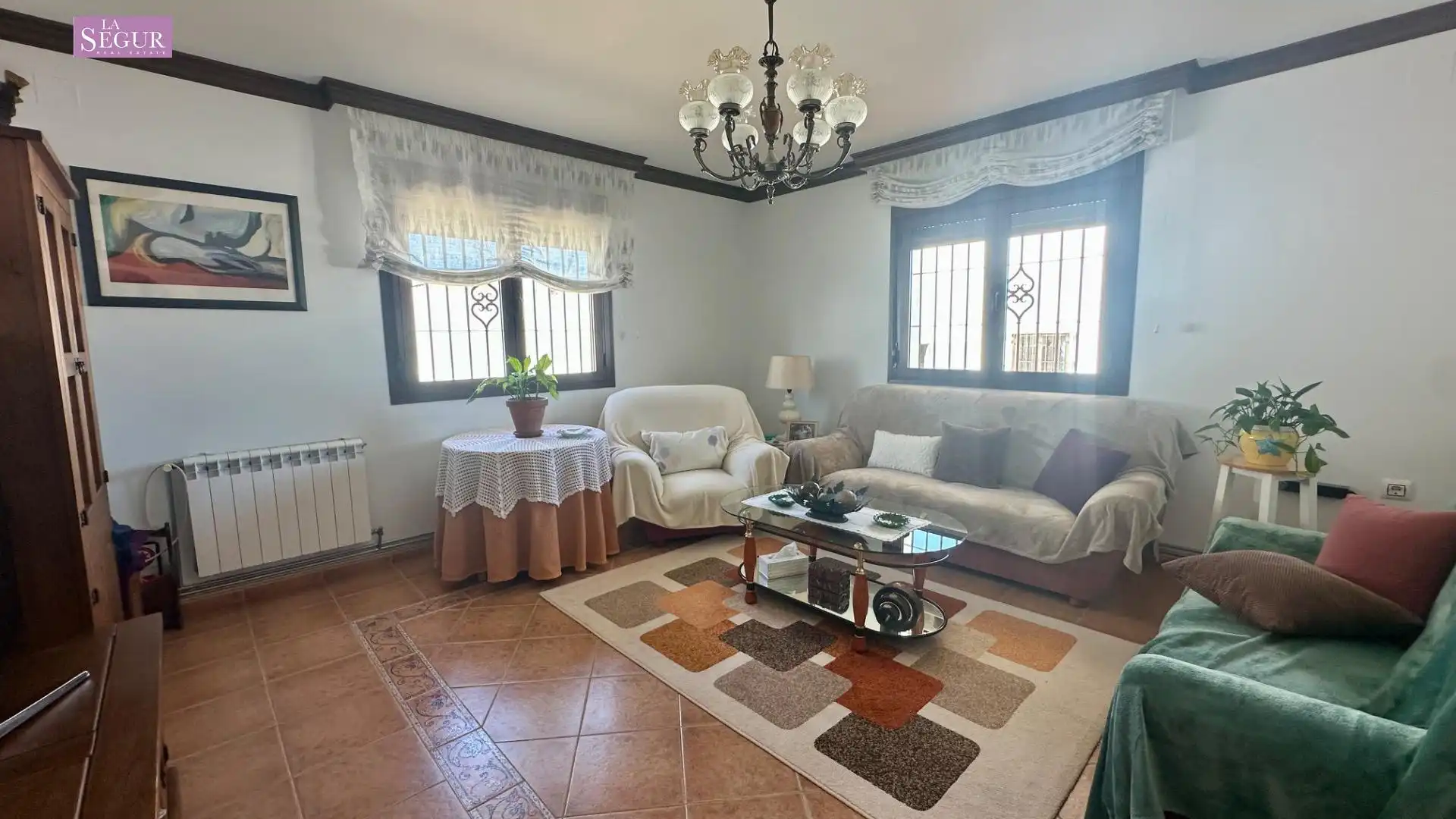 Sala d'estar de Casa o xalet en venda en Conil de la Frontera amb Jardí privat, Terrassa i Piscina
