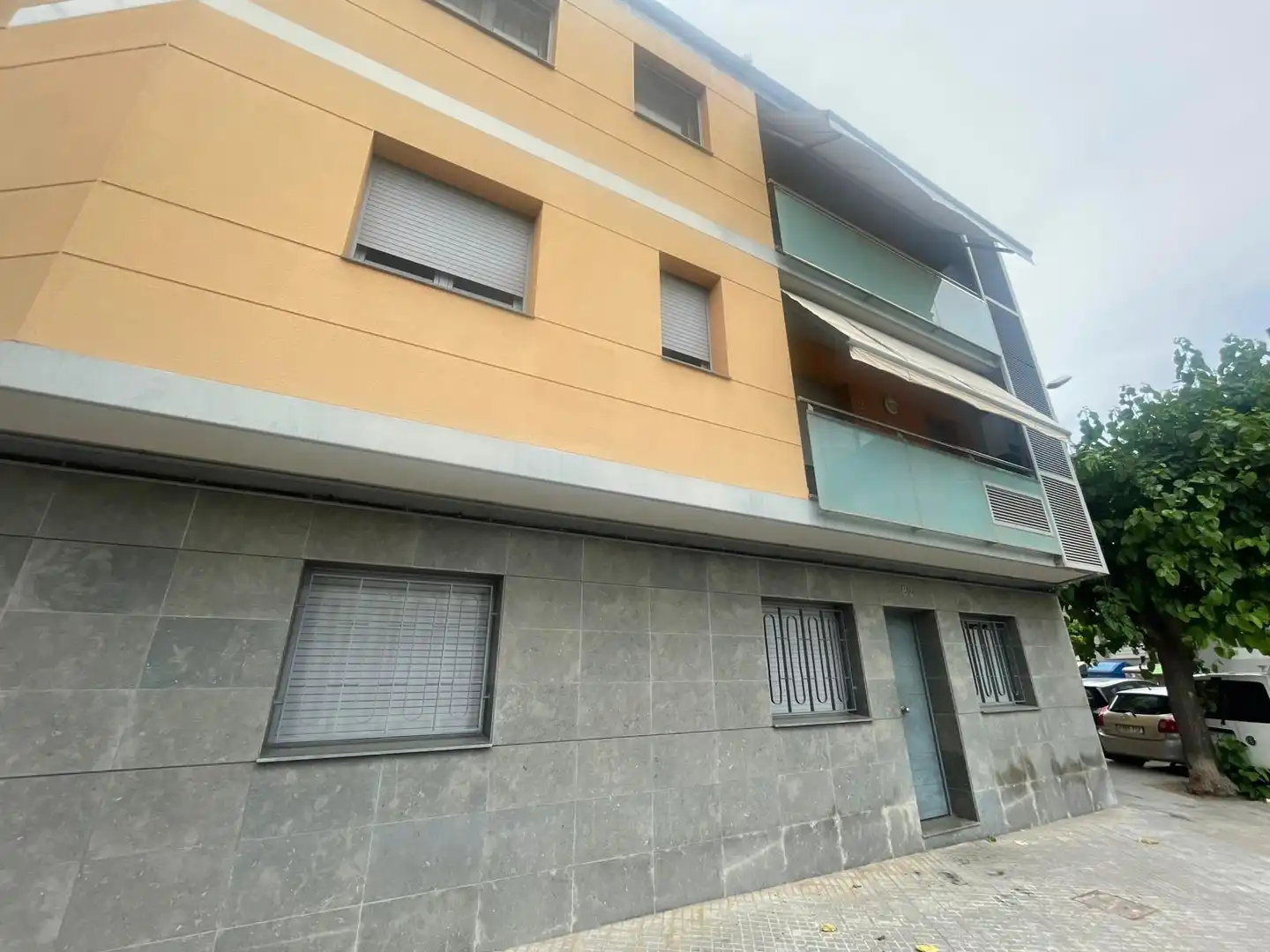 Vista exterior de Piso en venta en Rubí con Aire acondicionado, Calefacción y Balcón