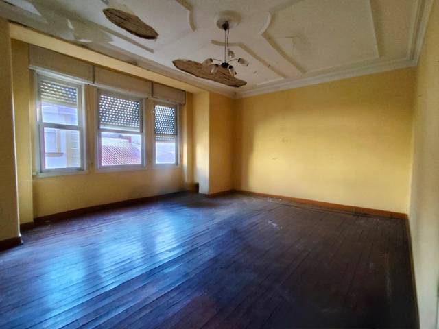 Piso en Venta en  ribeira de canedo  en Chantada