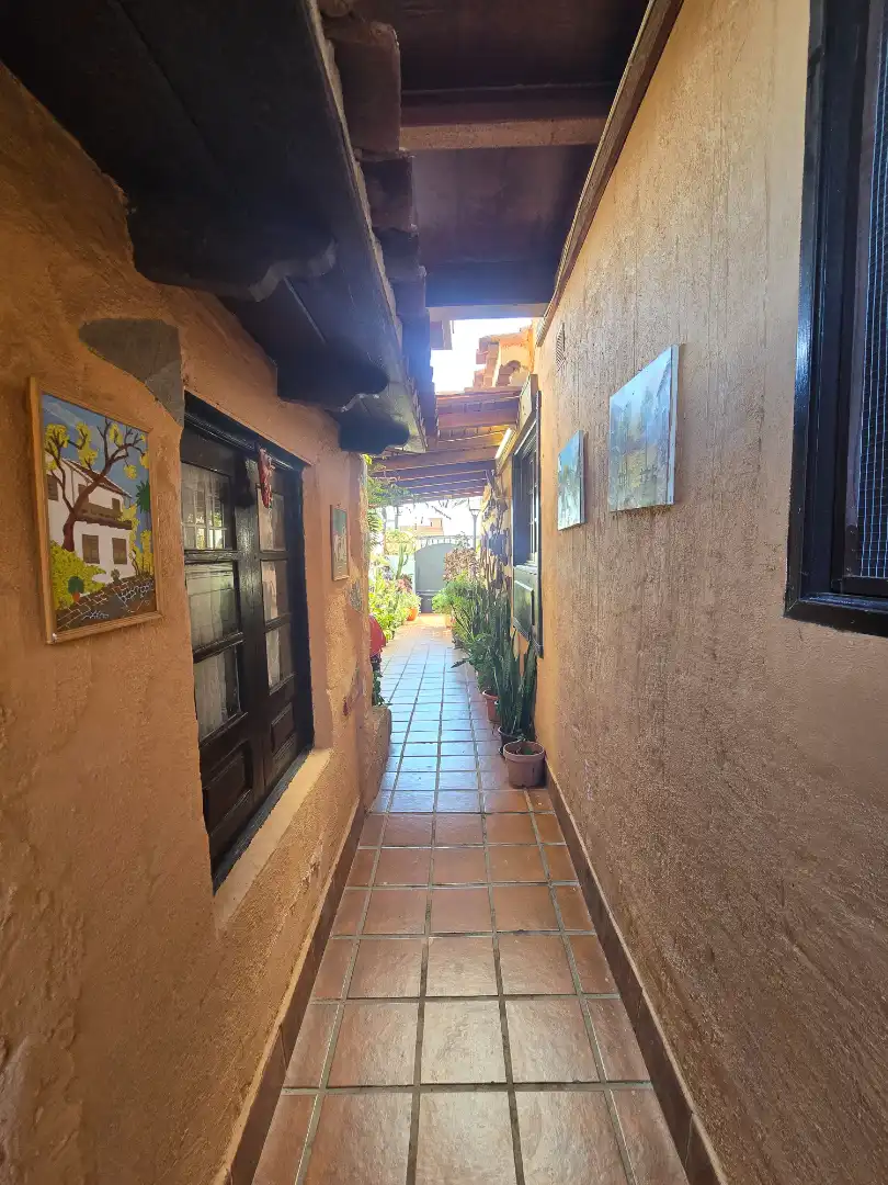 Vista exterior de Casa o xalet en venda en Arona amb Aire condicionat, Jardí privat i Parquet