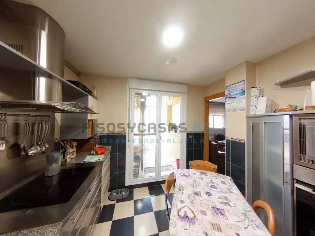 Kitchen of Houses for sale in San Mateo de Gállego  with Air Conditioner, Private garden and Terrace