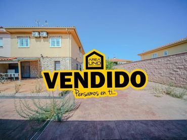 Casa bifamiliare con giardino in vendita a Las Ventas de Retamosa