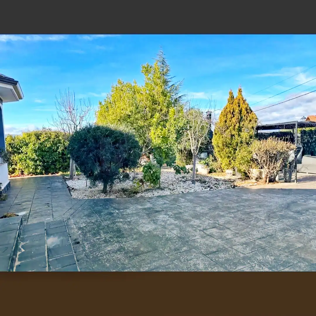 Jardí de Casa o xalet en venda en Huércanos amb Aire condicionat, Calefacció i Terrassa