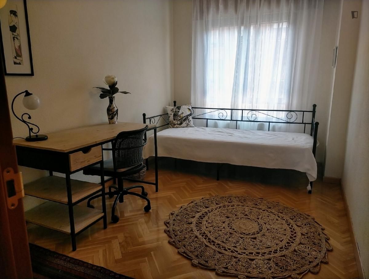 Apartment to share in Canillejas