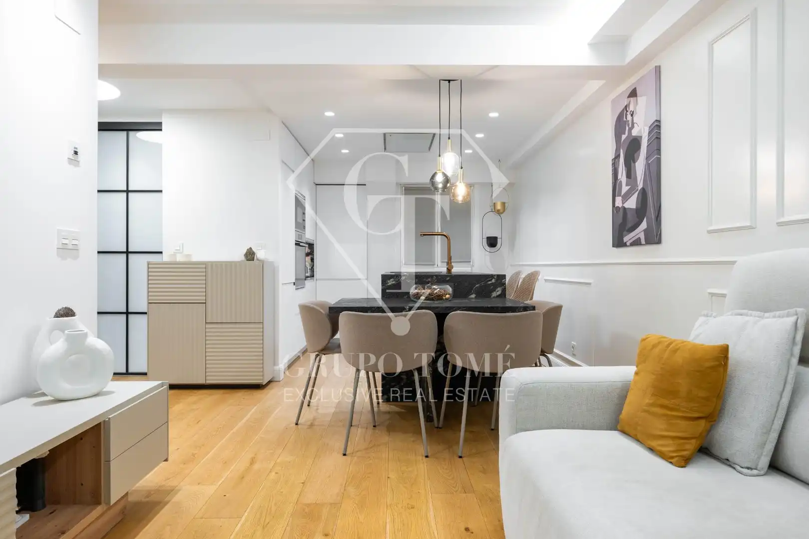 Comedor de Piso en venta en Donostia - San Sebastián  con Calefacción y Balcón