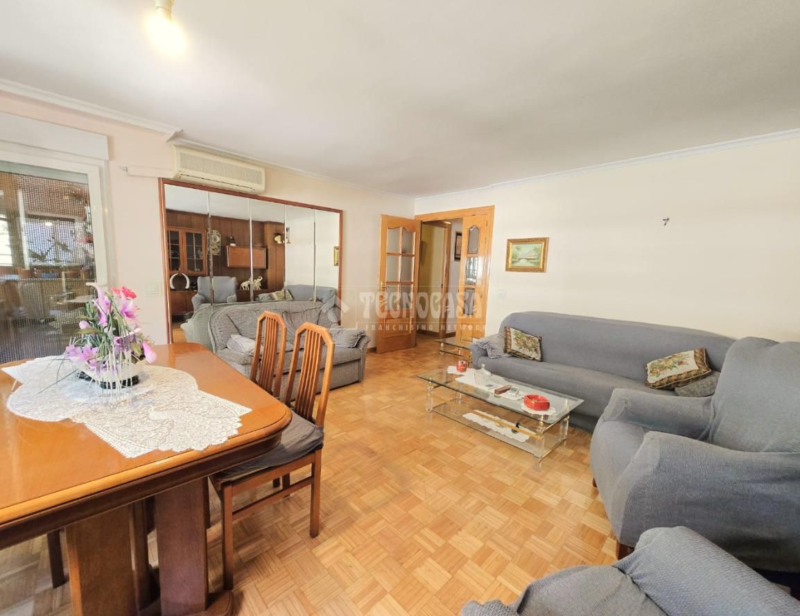 Living room of Flat for sale in  Madrid Capital  with Heating