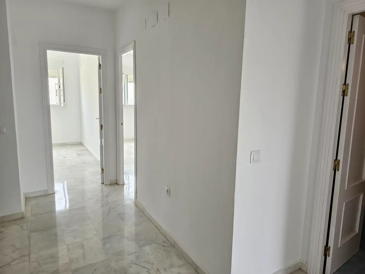 Casa adosada en venda en Espartinas amb Balcó
