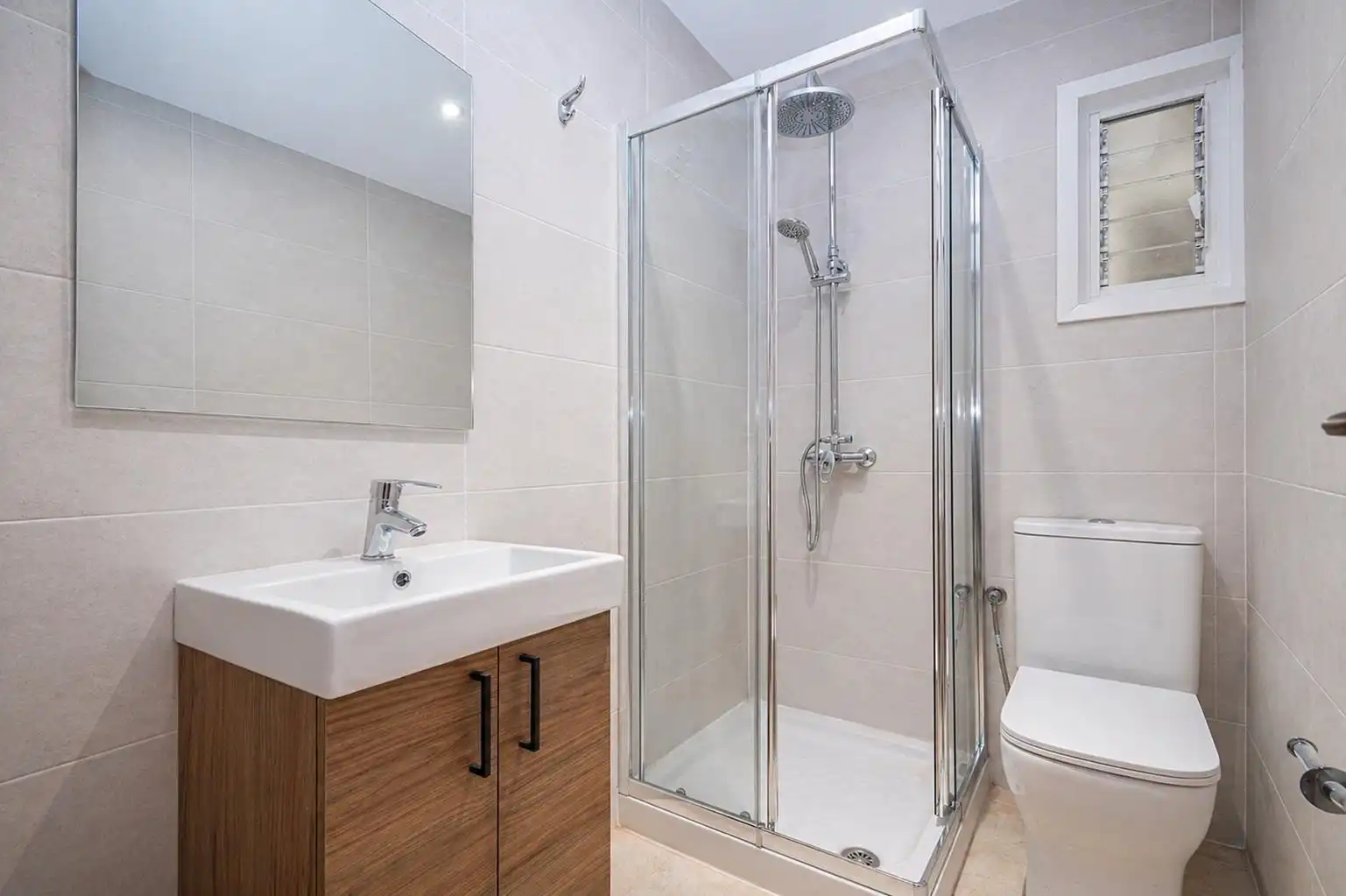 Bathroom of Flat for sale in  Palma de Mallorca  with Air Conditioner, Heating and Terrace
